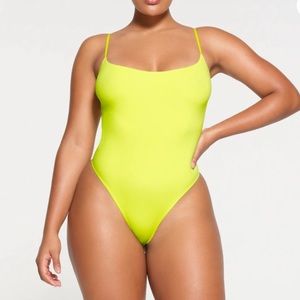SKIMS Fits Everybody Cami Thong Bodysuit - Green Highlighter